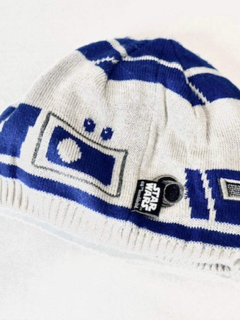 Disney Store Star Wars Kids R2D2 Beanie Hat Lined Gray & Blue Size XS/S (3-6) - Picture 2 of 4